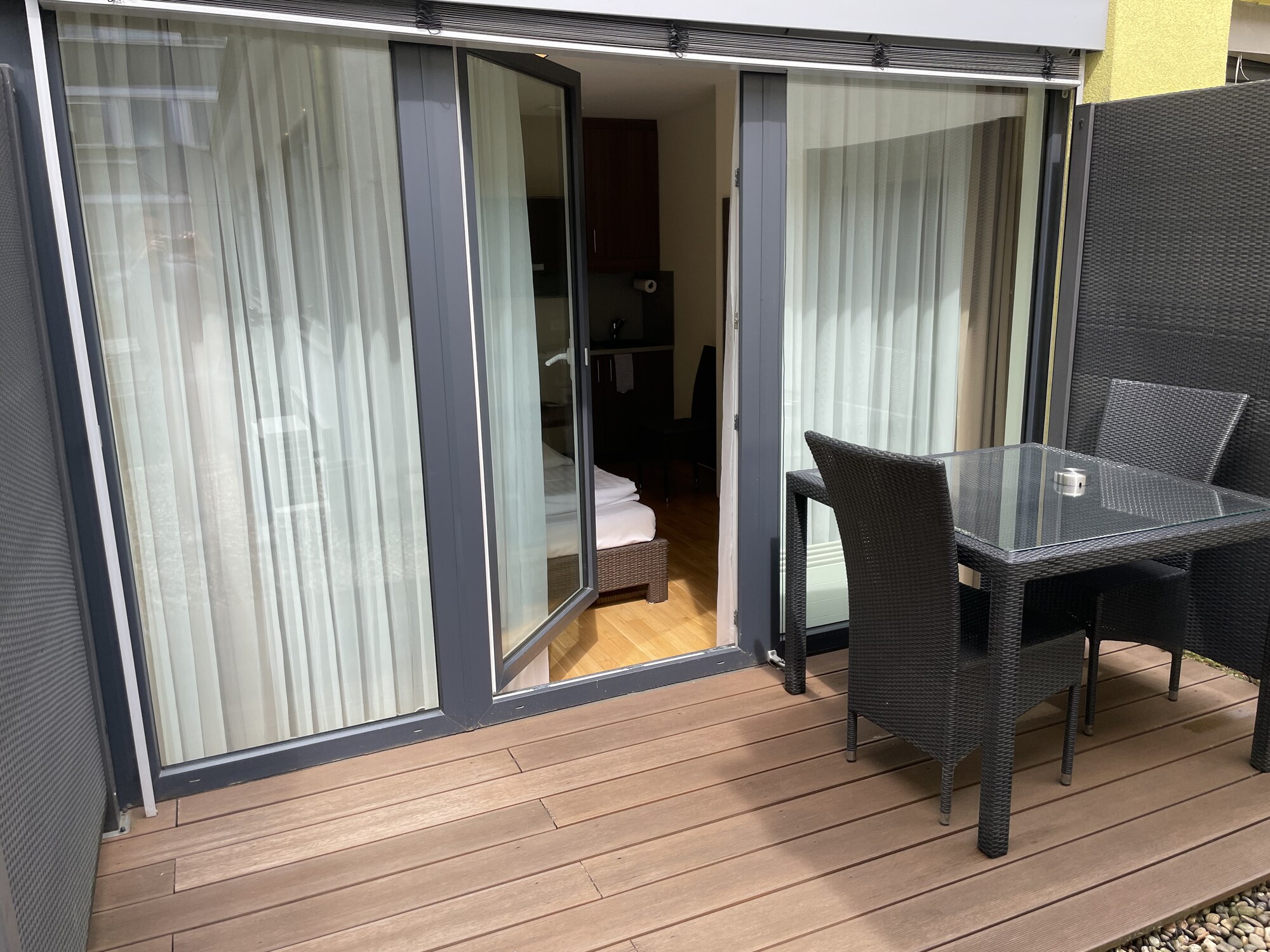 Studio mit eigener Terrasse